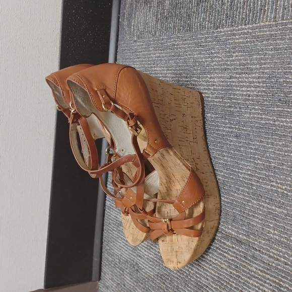 Michael Korks - Picture 2 of 7